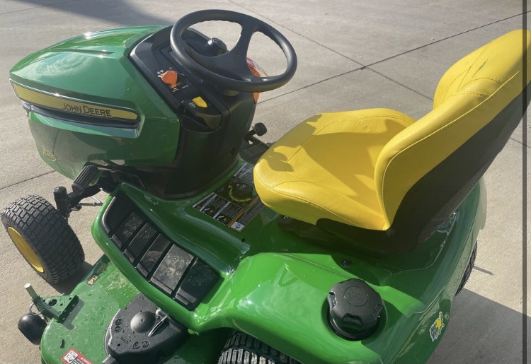 2025 John Deere X380 Image 4