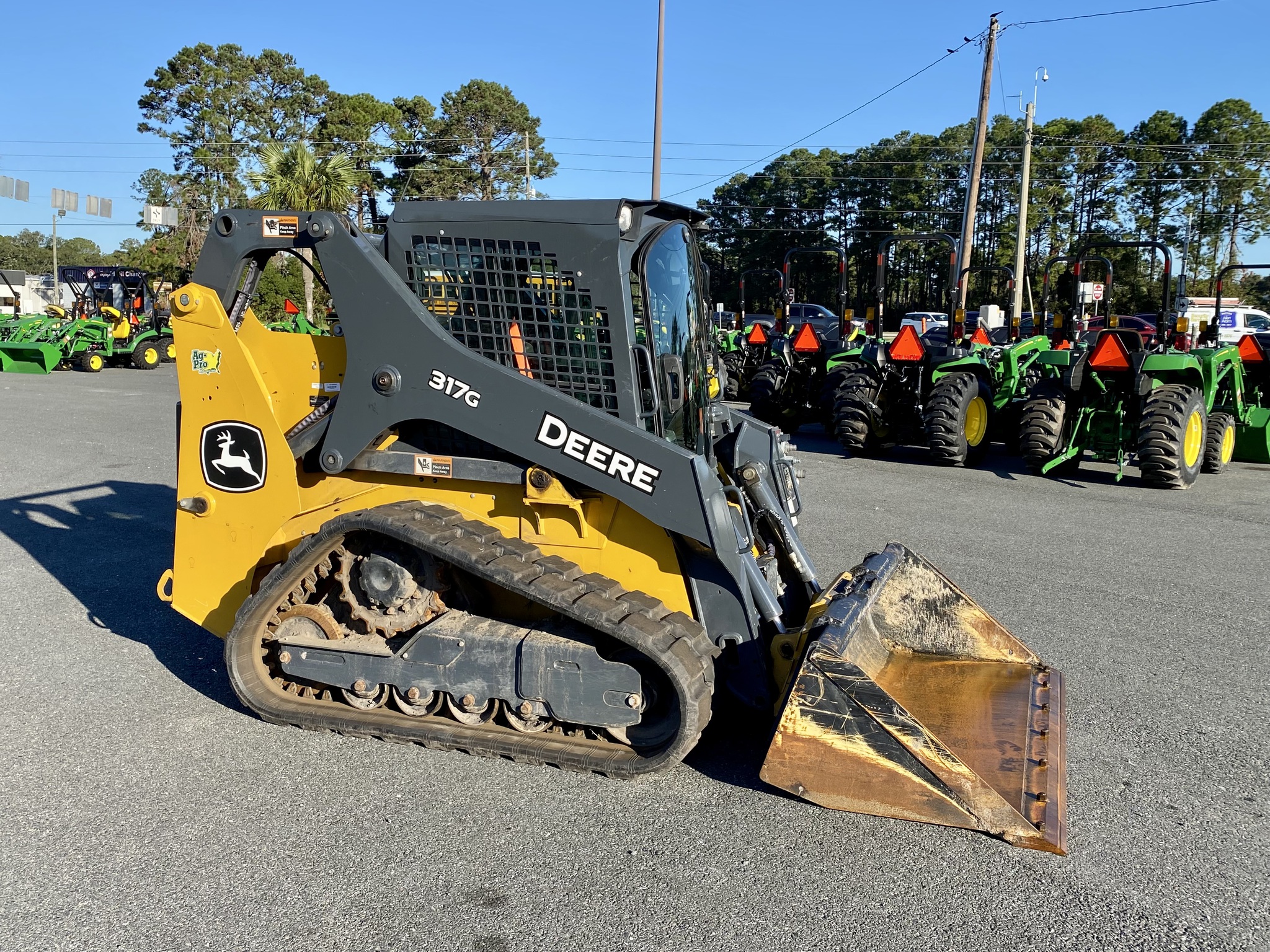 2023 John Deere 317G Image 1