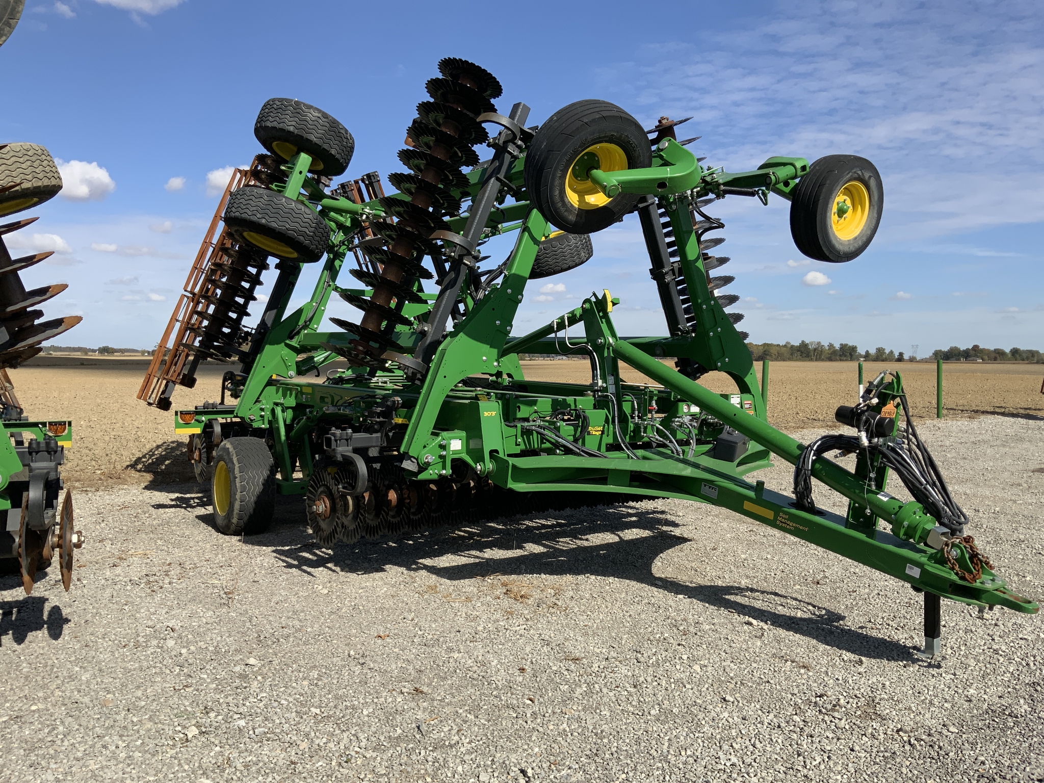 2020 John Deere 2660VT Image 1
