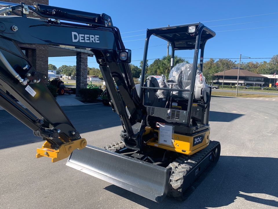 2023 John Deere 30G Image 3