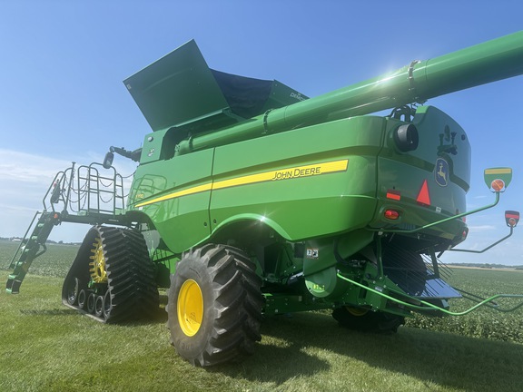 Used 2022 John Deere S770 Combines at Koenig Equipment in Urbana, OH - Photo2