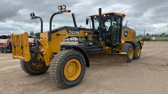 Photo of a 2021 John Deere 772G