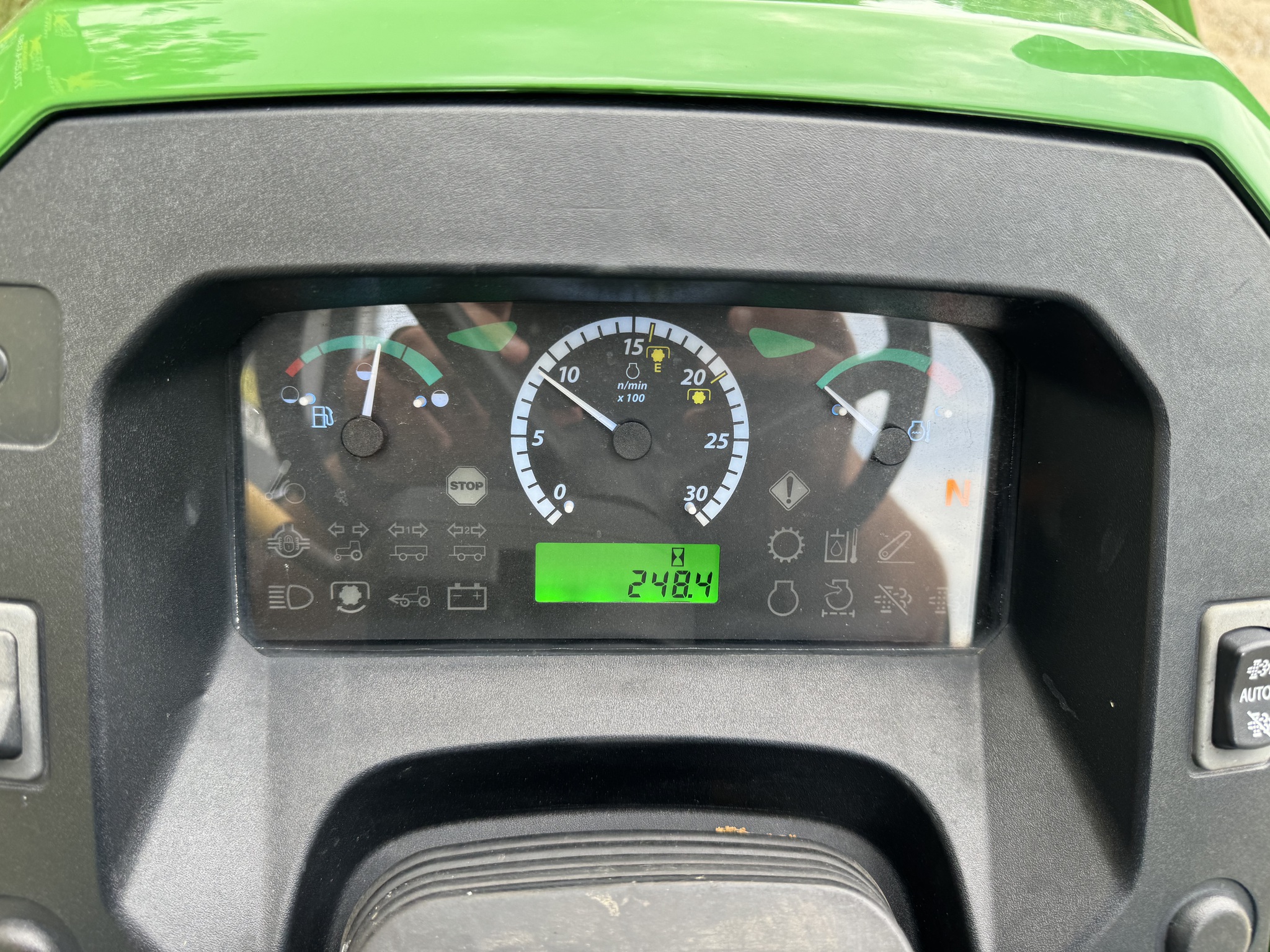 2021 John Deere 5065E Image 2