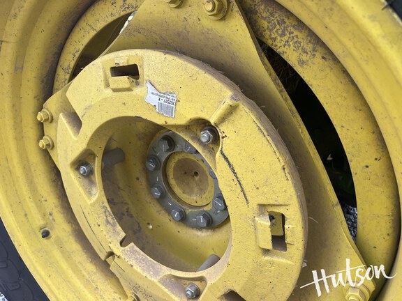 Photo of 2023 John Deere 6105E