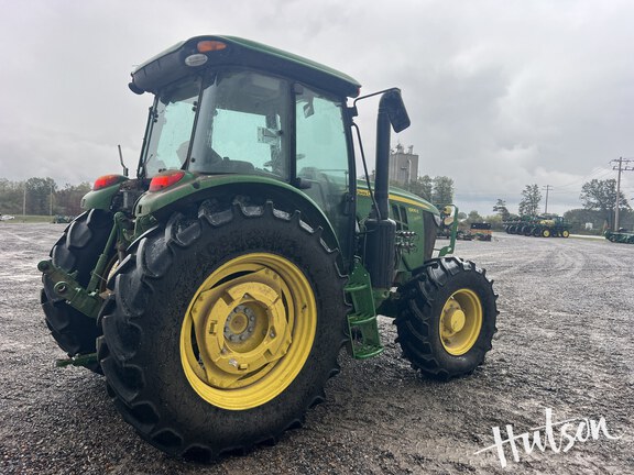Photo of 2023 John Deere 6105E