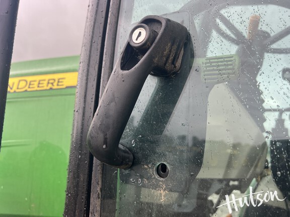 Photo of 2023 John Deere 6105E