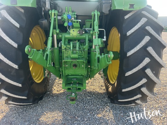 Photo of 2023 John Deere 6105E
