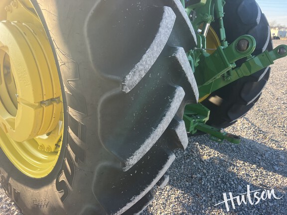 Photo of 2023 John Deere 6105E