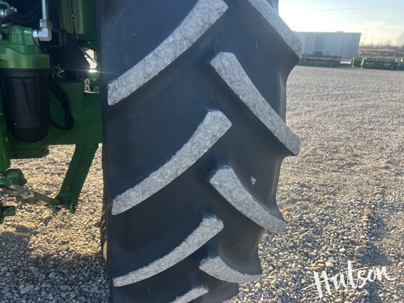 Photo of 2023 John Deere 6105E