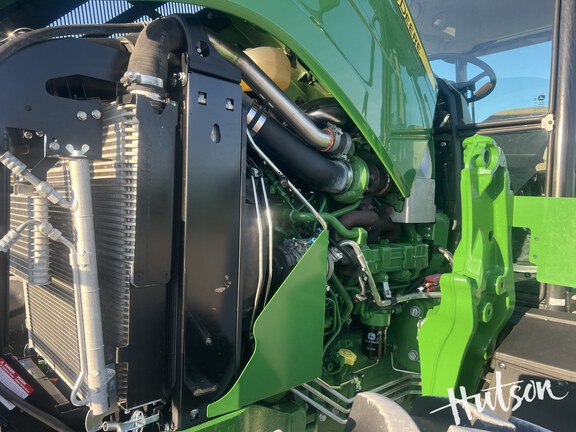Photo of 2023 John Deere 6105E