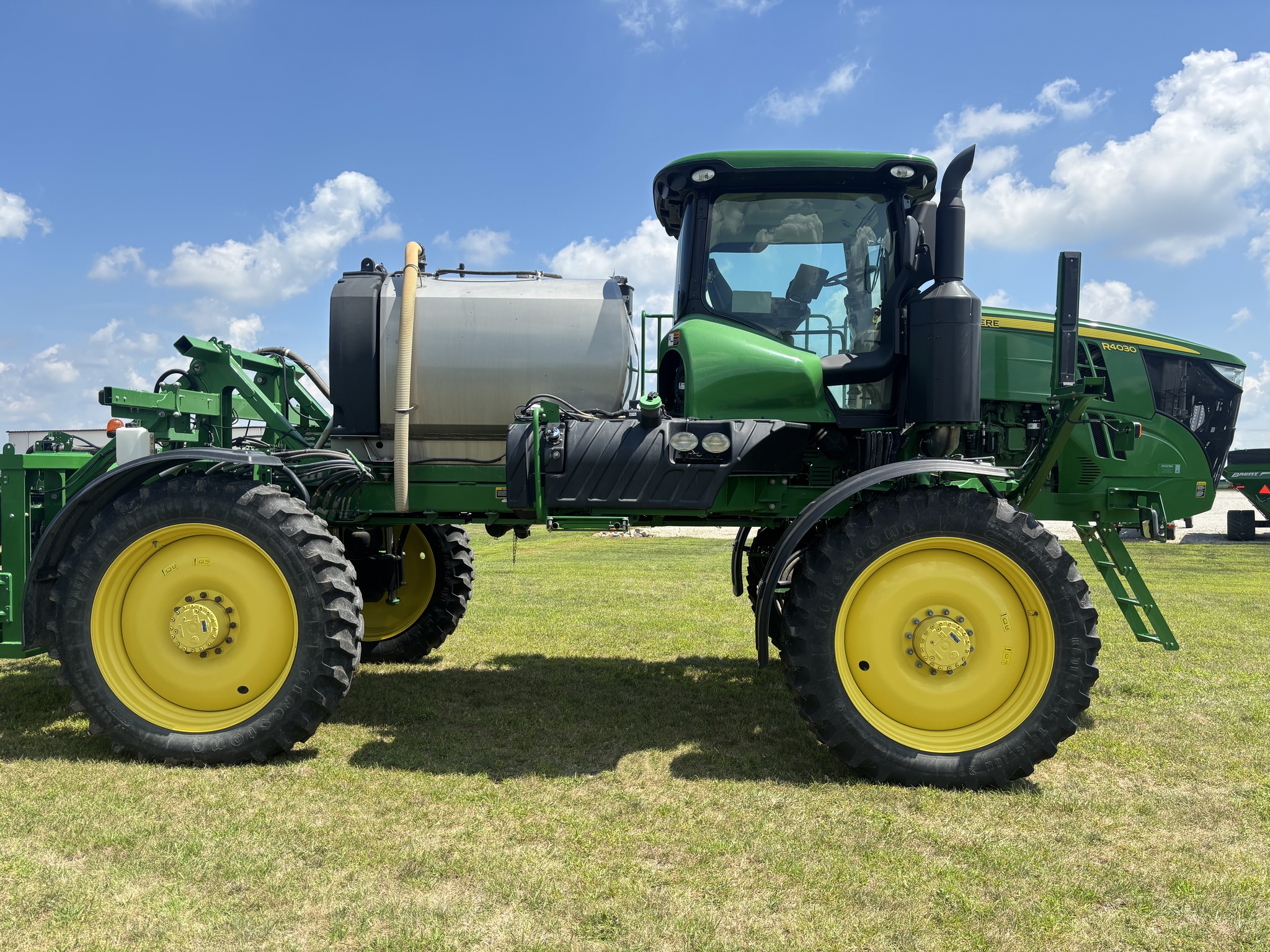 Used 2018 John Deere R4030 Self Propelled Sprayers at Koenig Equipment in Greenville, OH - PhotoXL5