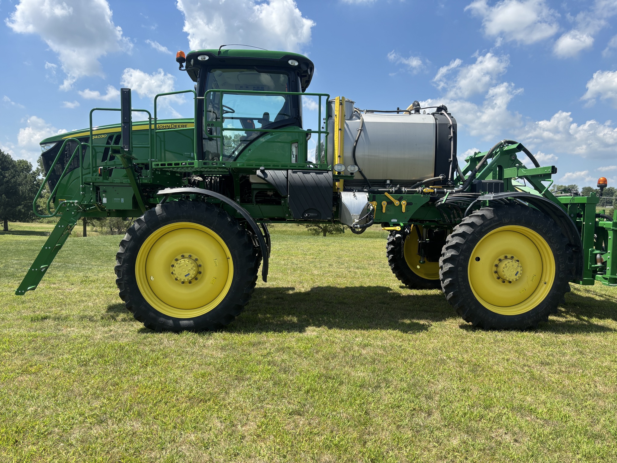 Used 2018 John Deere R4030 Self Propelled Sprayers at Koenig Equipment in Greenville, OH - PhotoXL8