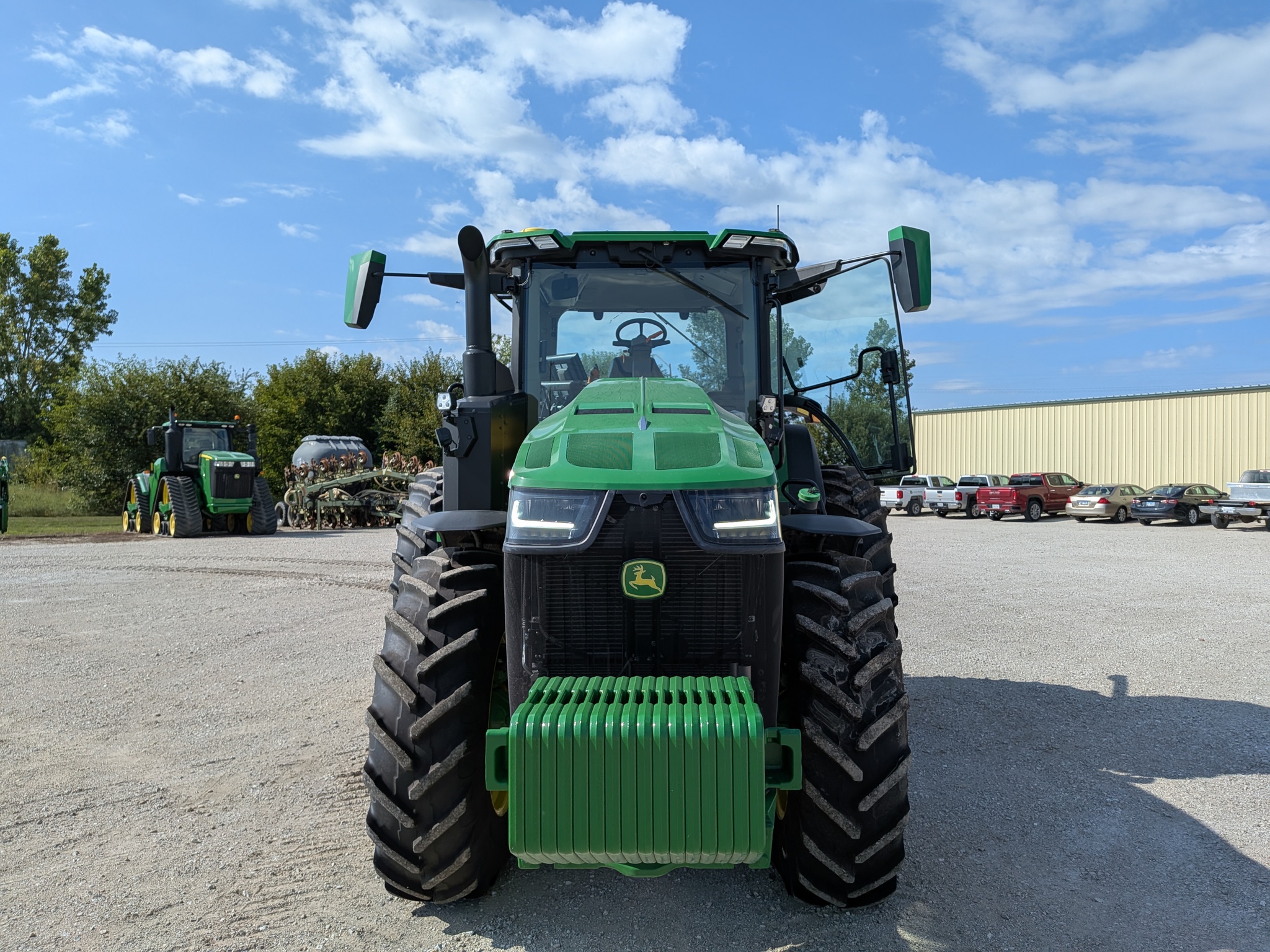  2024 John Deere 8R 250 at Heritage Tractor in Galesburg, IL