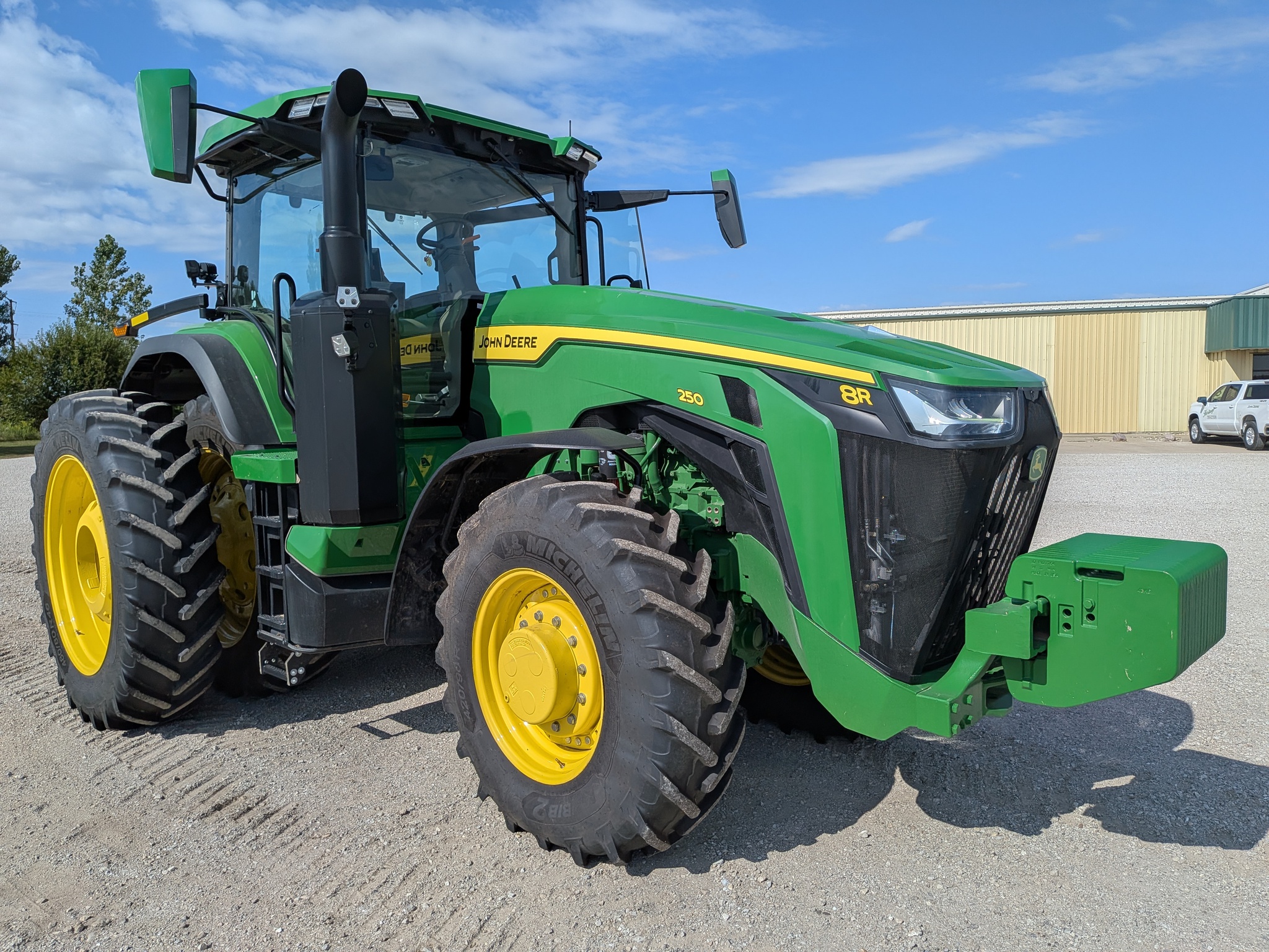  2024 John Deere 8R 250 at Heritage Tractor in Galesburg, IL