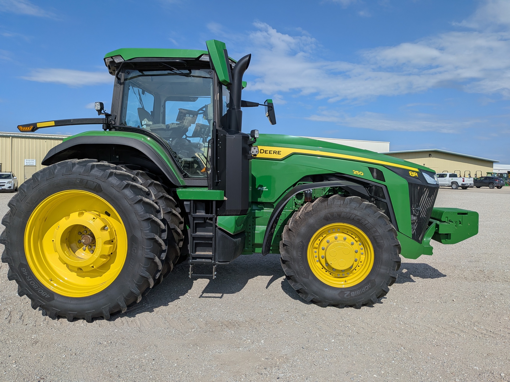  2024 John Deere 8R 250 at Heritage Tractor in Galesburg, IL