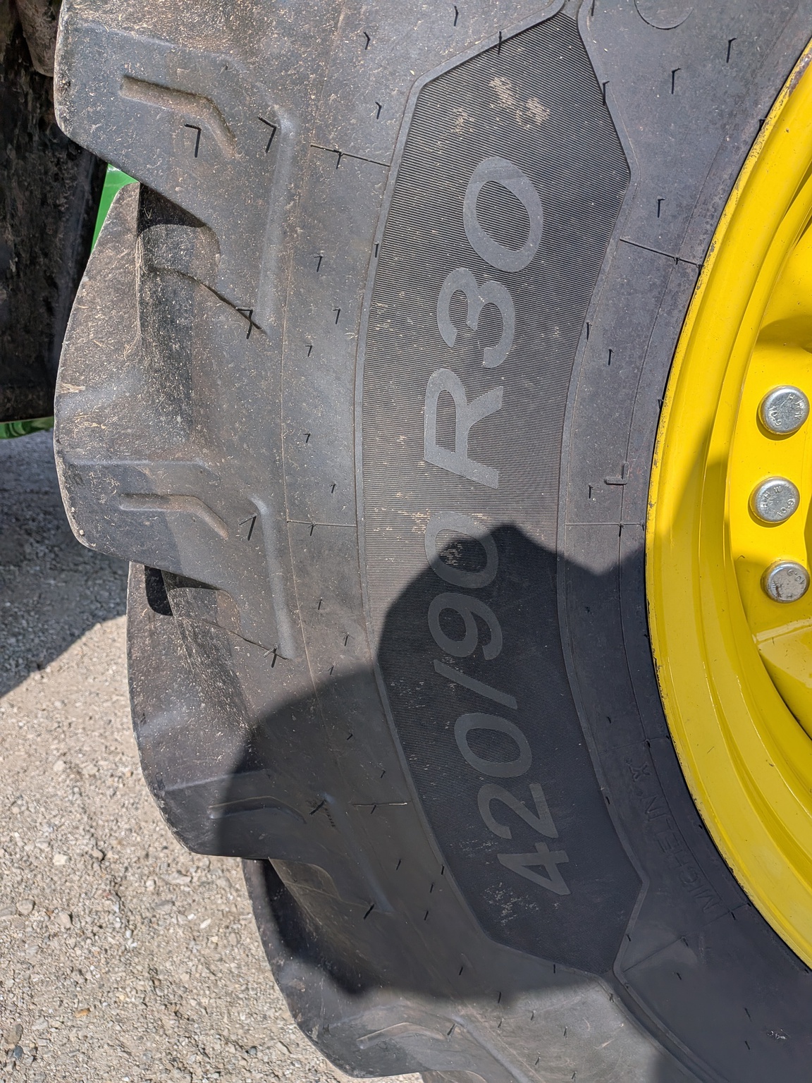  2024 John Deere 8R 250 at Heritage Tractor in Galesburg, IL
