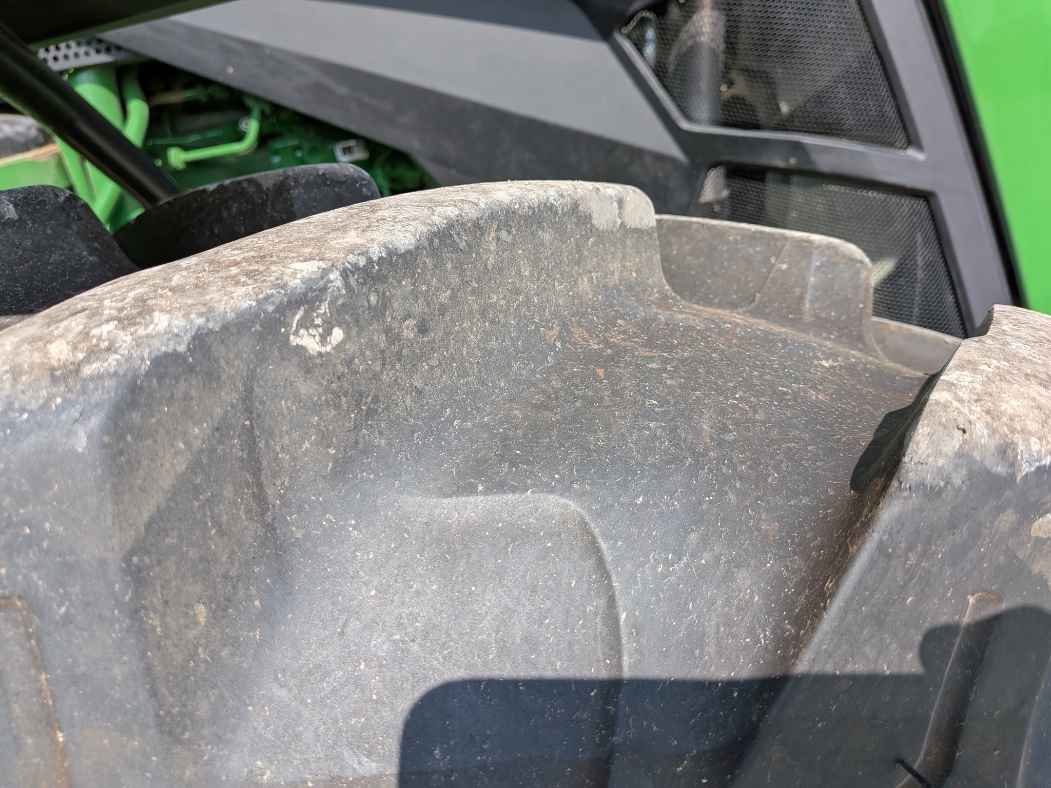  2024 John Deere 8R 250 at Heritage Tractor in Galesburg, IL