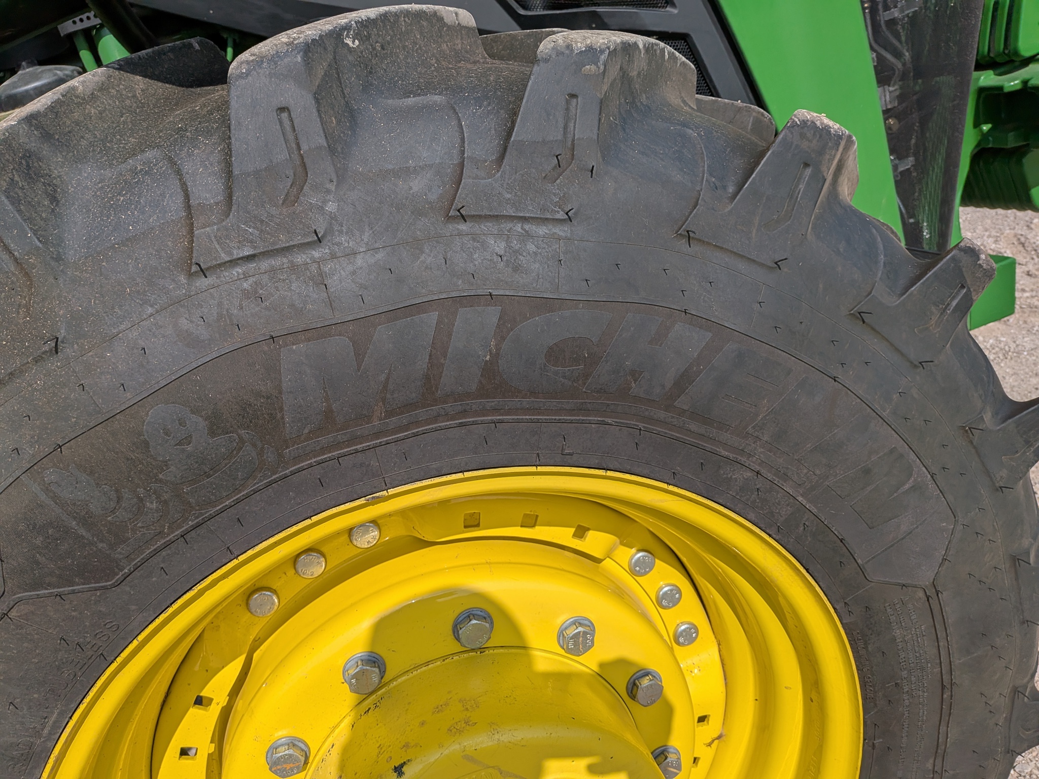  2024 John Deere 8R 250 at Heritage Tractor in Galesburg, IL