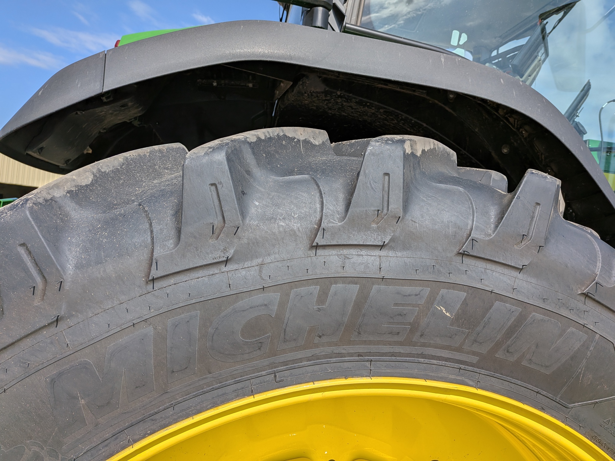  2024 John Deere 8R 250 at Heritage Tractor in Galesburg, IL