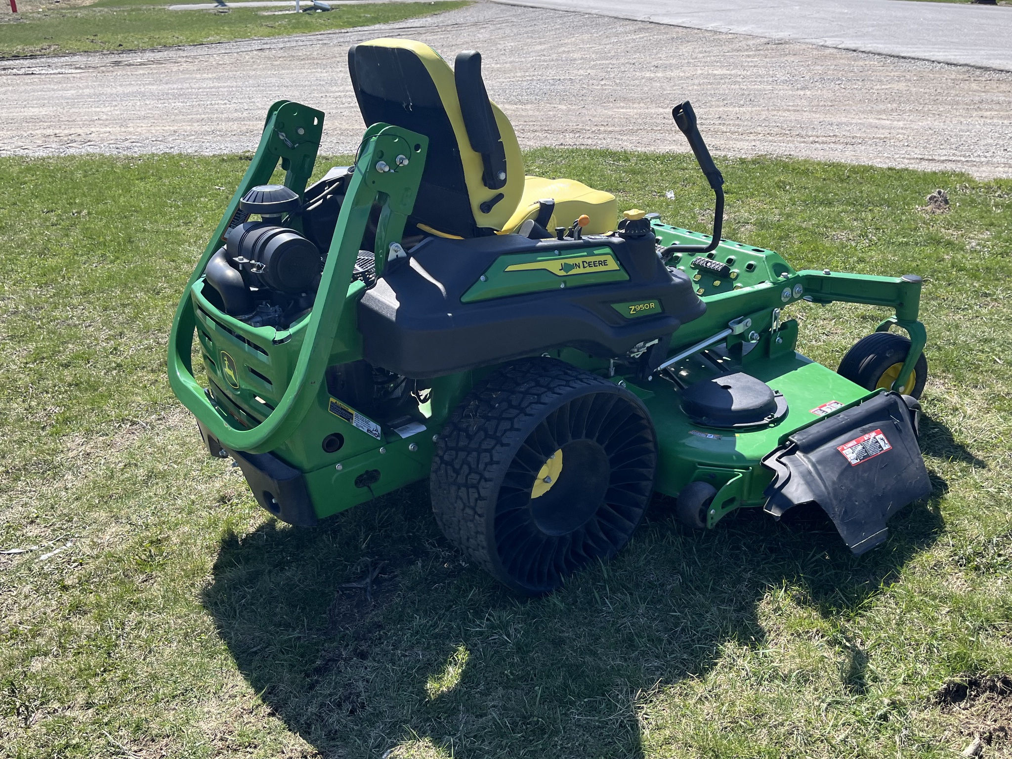 2024 John Deere Z950R Image 6