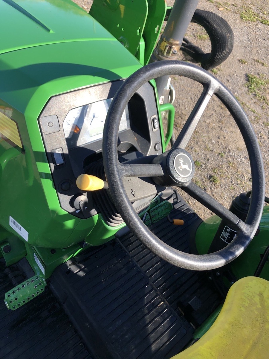 2021 John Deere 5065E Image 9
