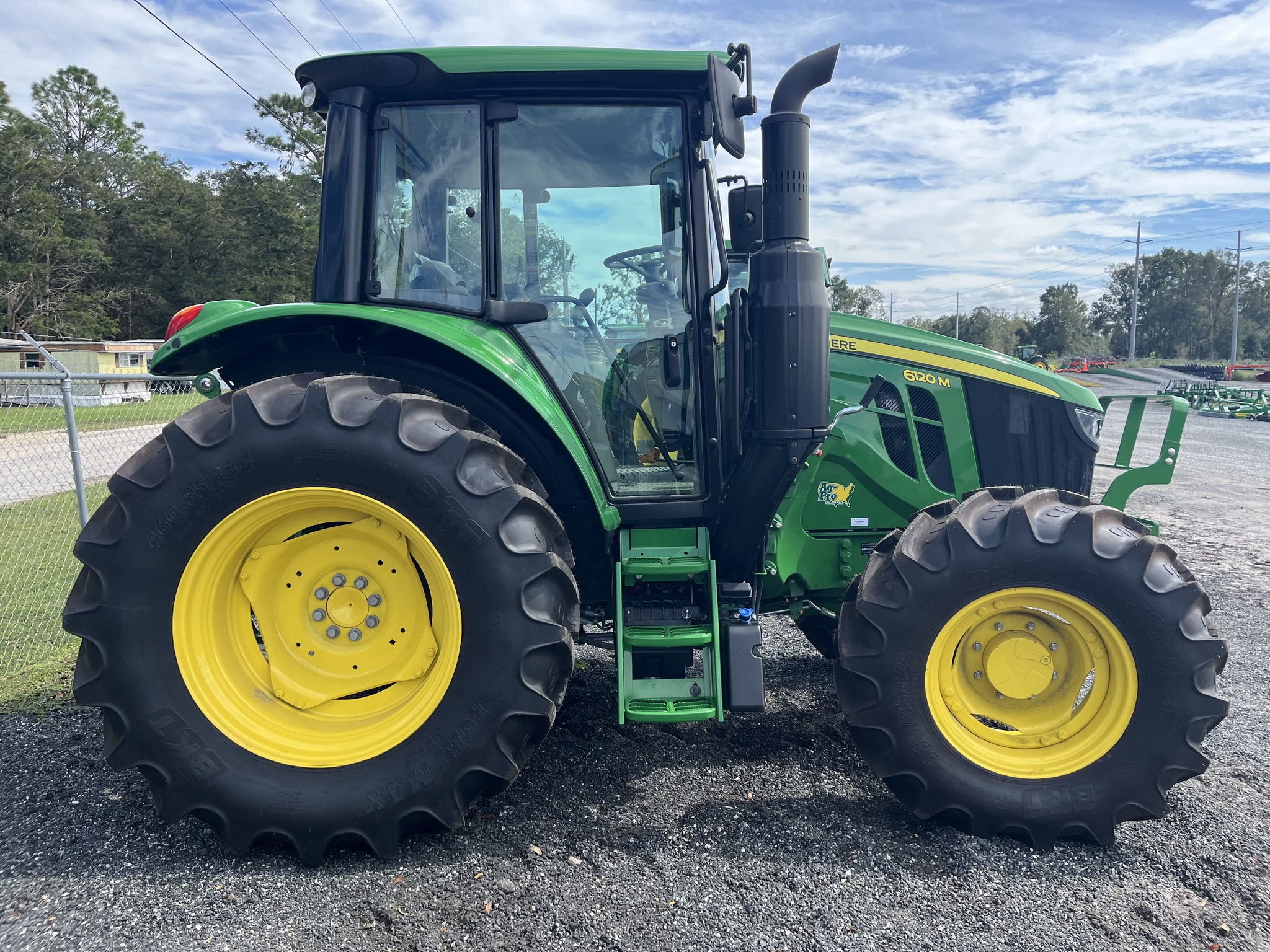 2023 John Deere 6120M Image 4