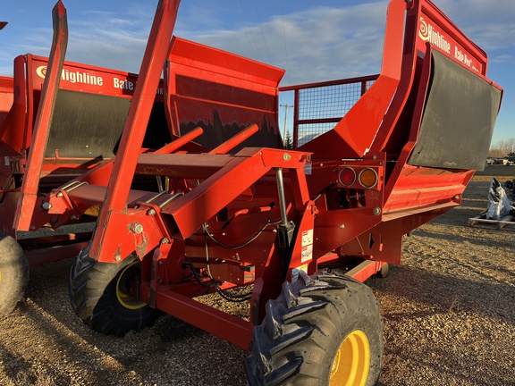 Used 2018 Highline CFR651 Bale Grinders & Feeders at Horizon Ag & Turf in High Prairie, AB - Photo4
