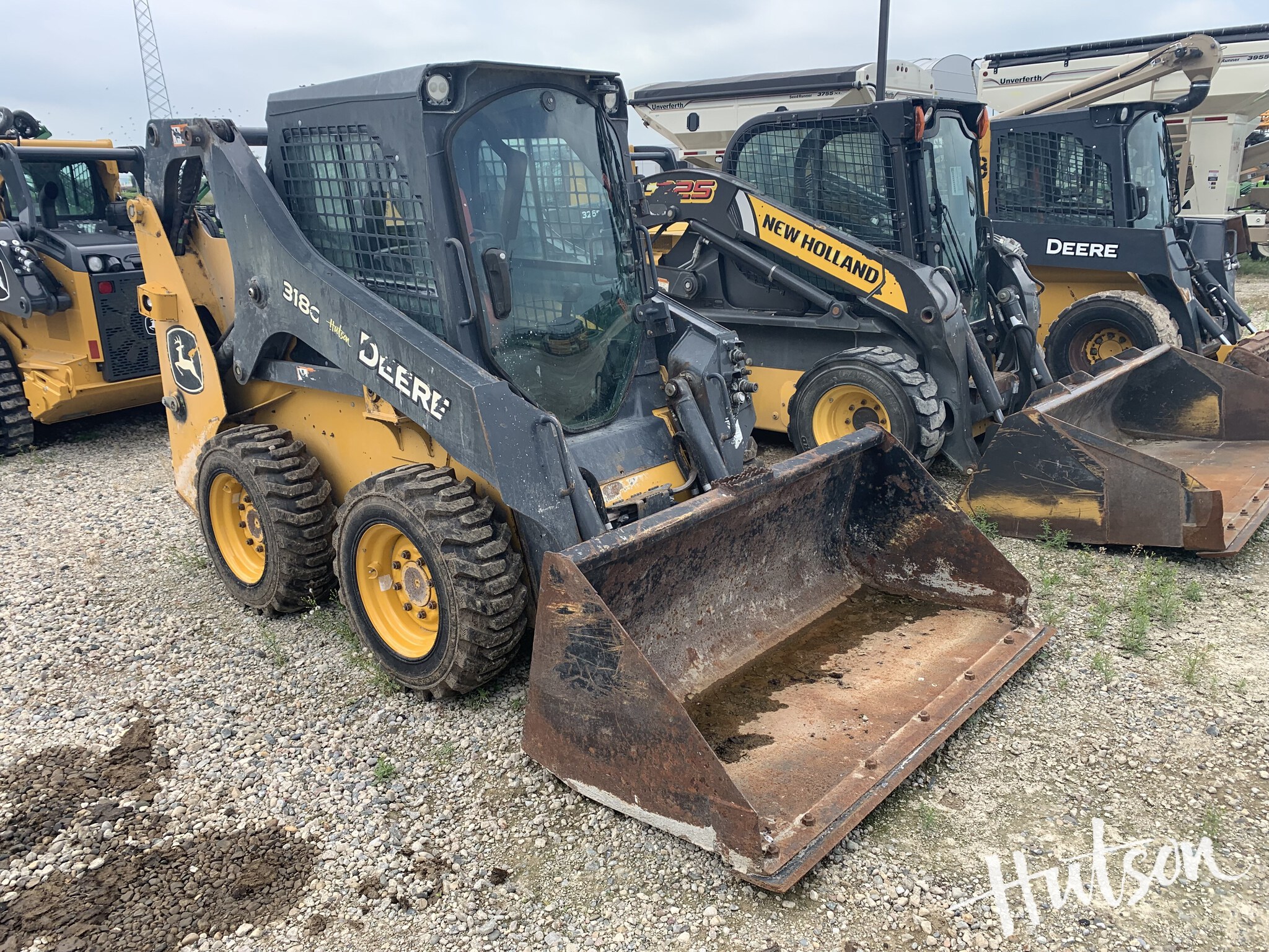 2022 John Deere 318G