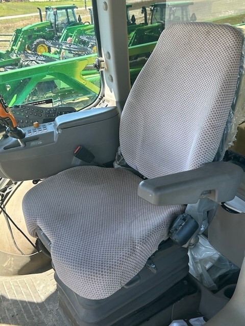 2015 John Deere R4030 Image 7