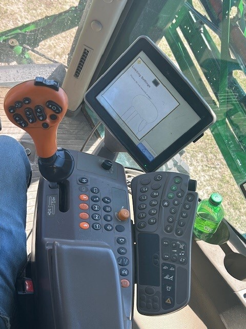 2015 John Deere R4030 Image 8