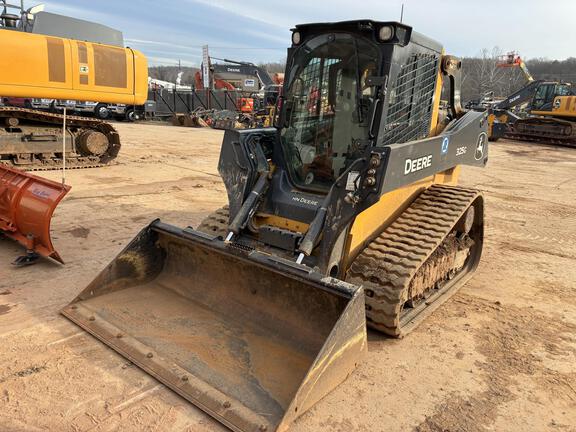 Photo of a 2023 John Deere 325G