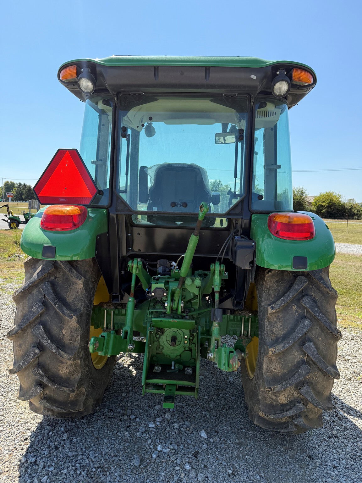 2023 John Deere 5075E Image 3