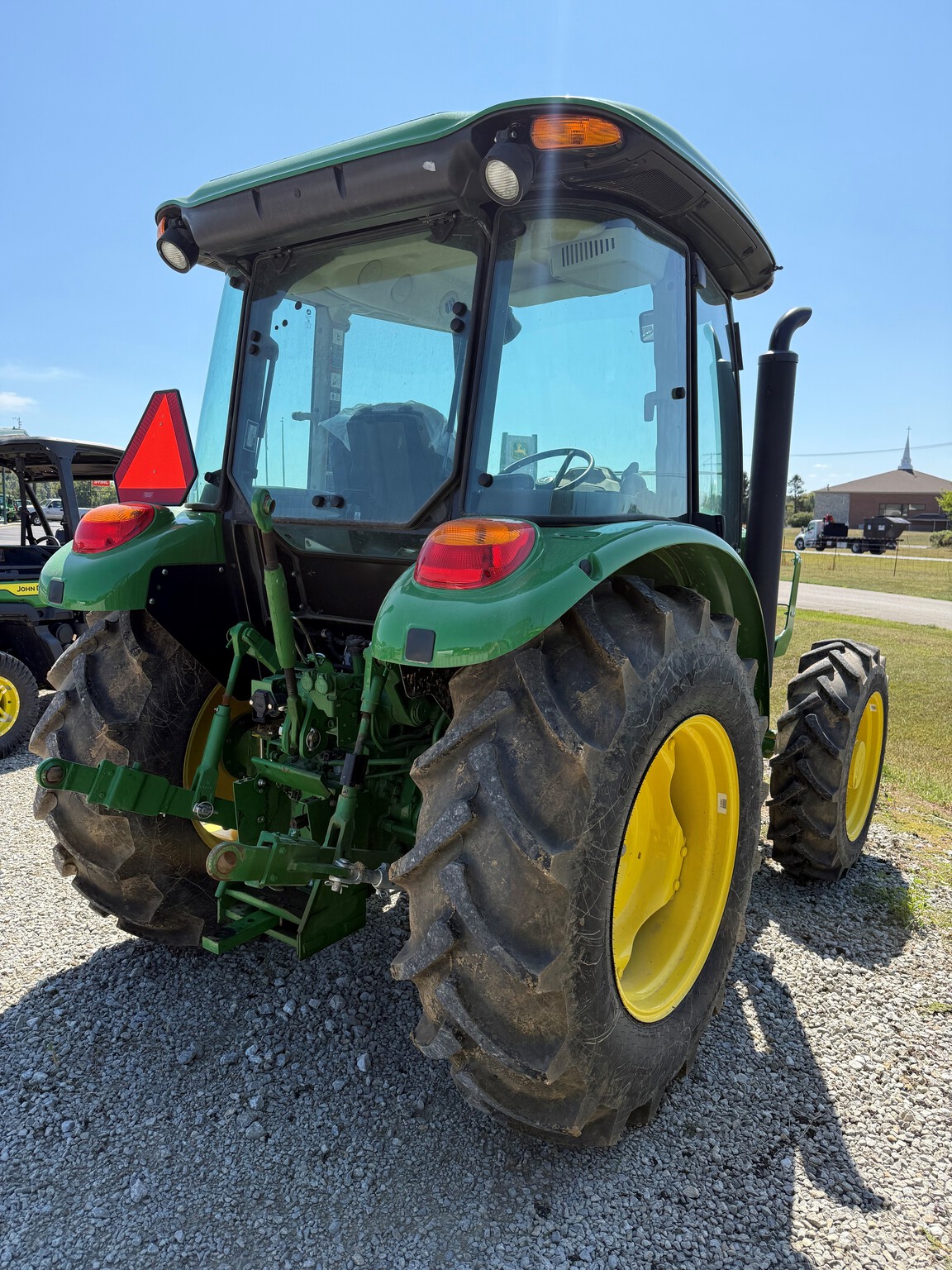 2023 John Deere 5075E Image 4