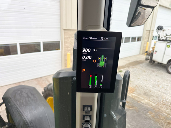 2024 John-Deere 8R 370