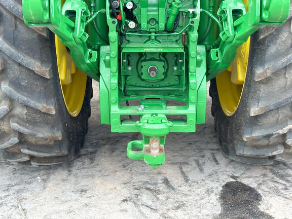 2024 John-Deere 8R 370