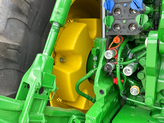 2024 John-Deere 8R 370