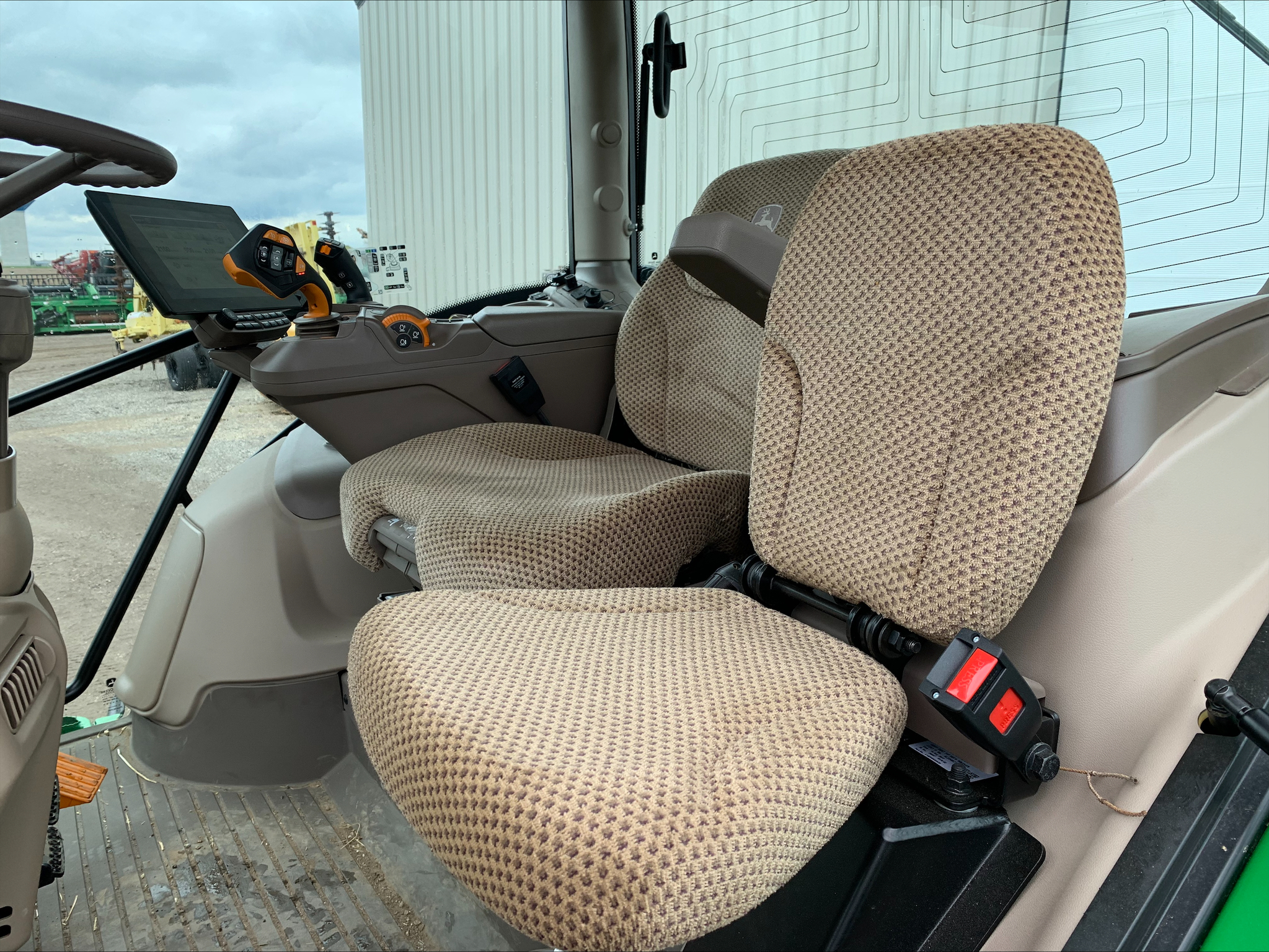2024 John Deere 6R 165 Image 5