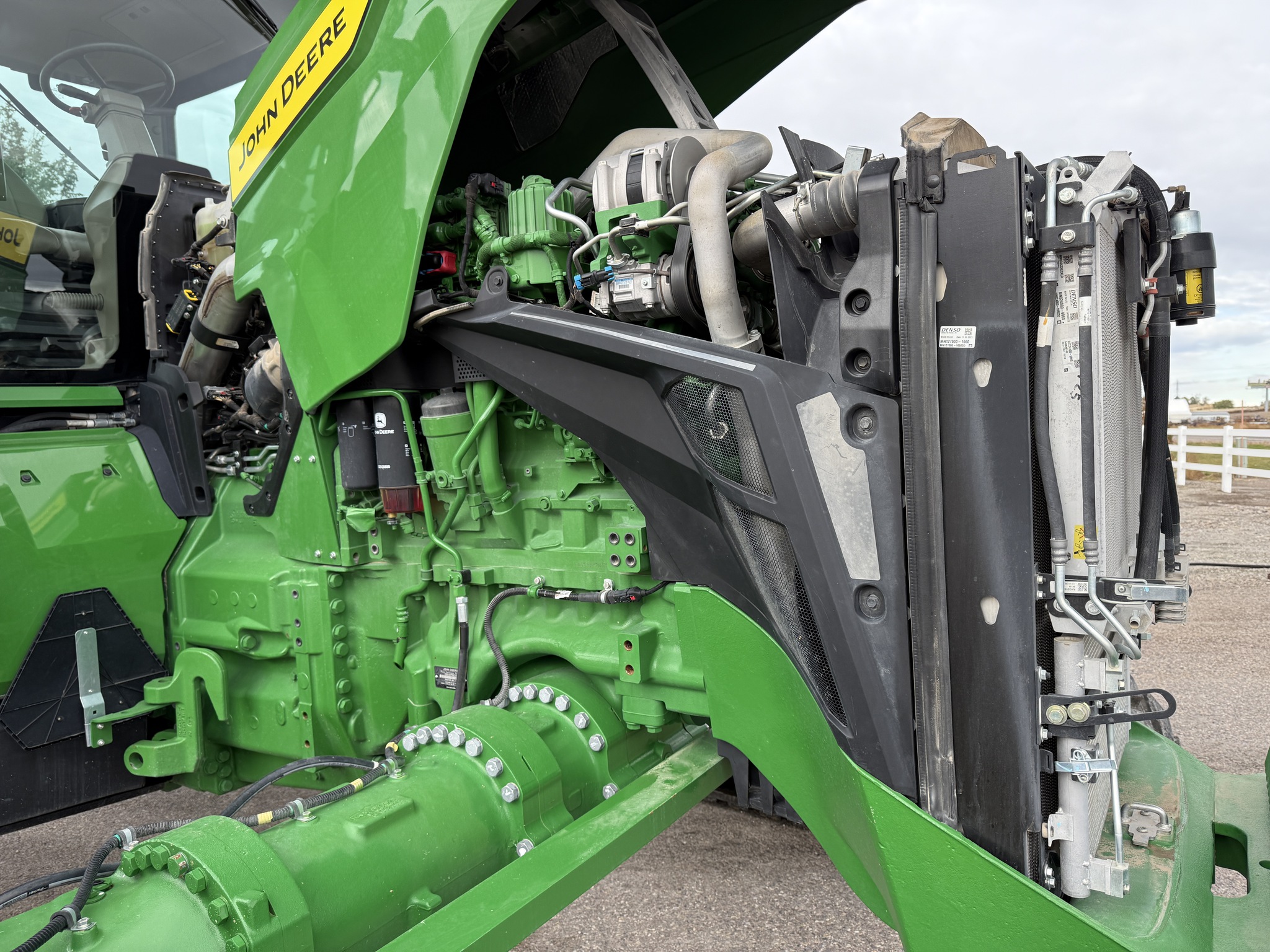 2023 John Deere 8RX 410 Image 25