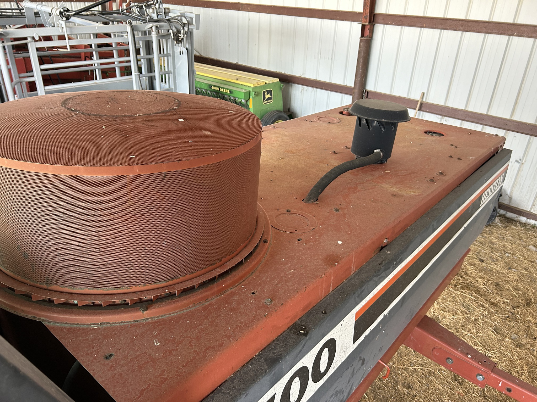 1996 Hesston 8500 Image 14