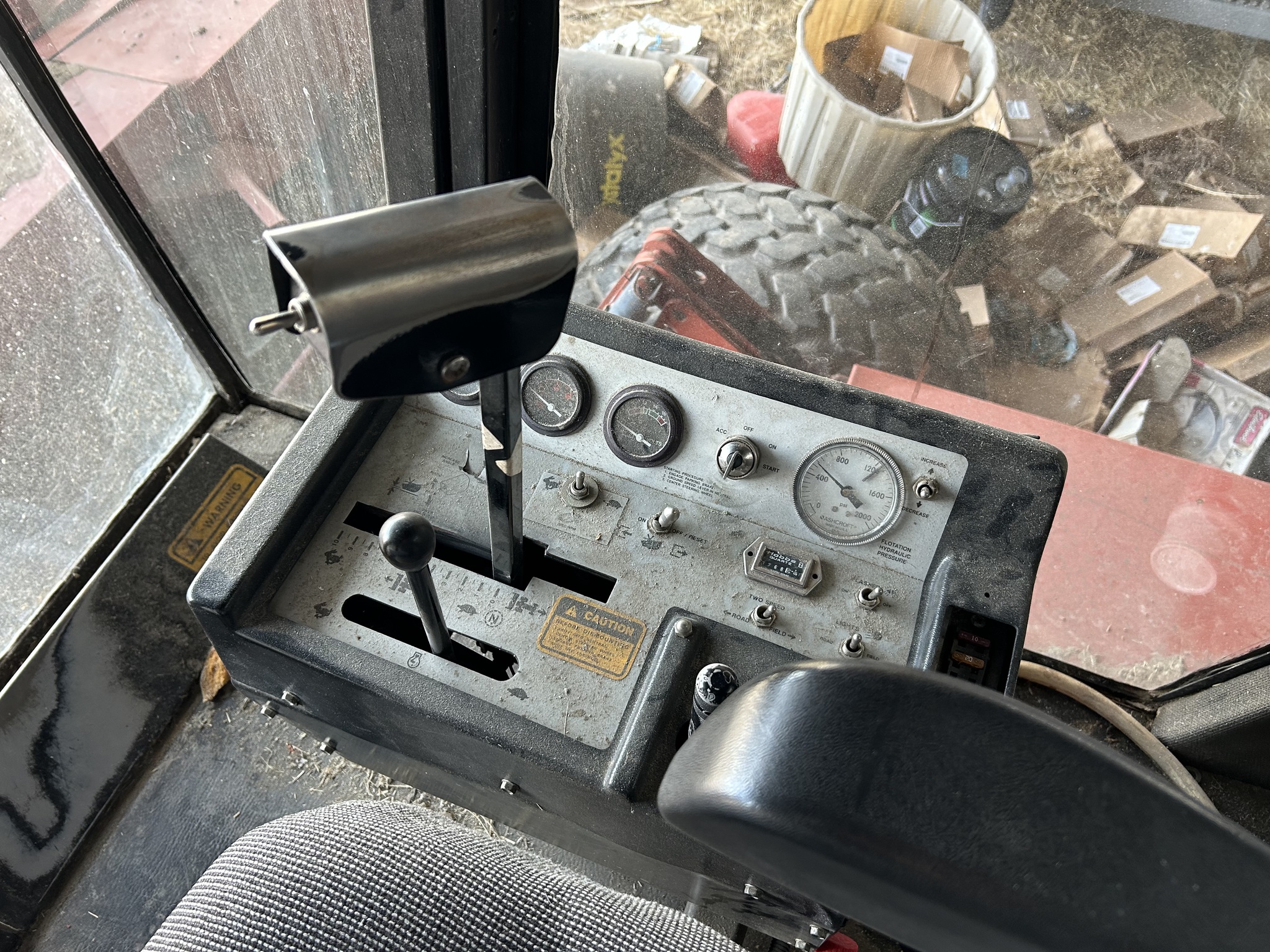 1996 Hesston 8500 Image 15