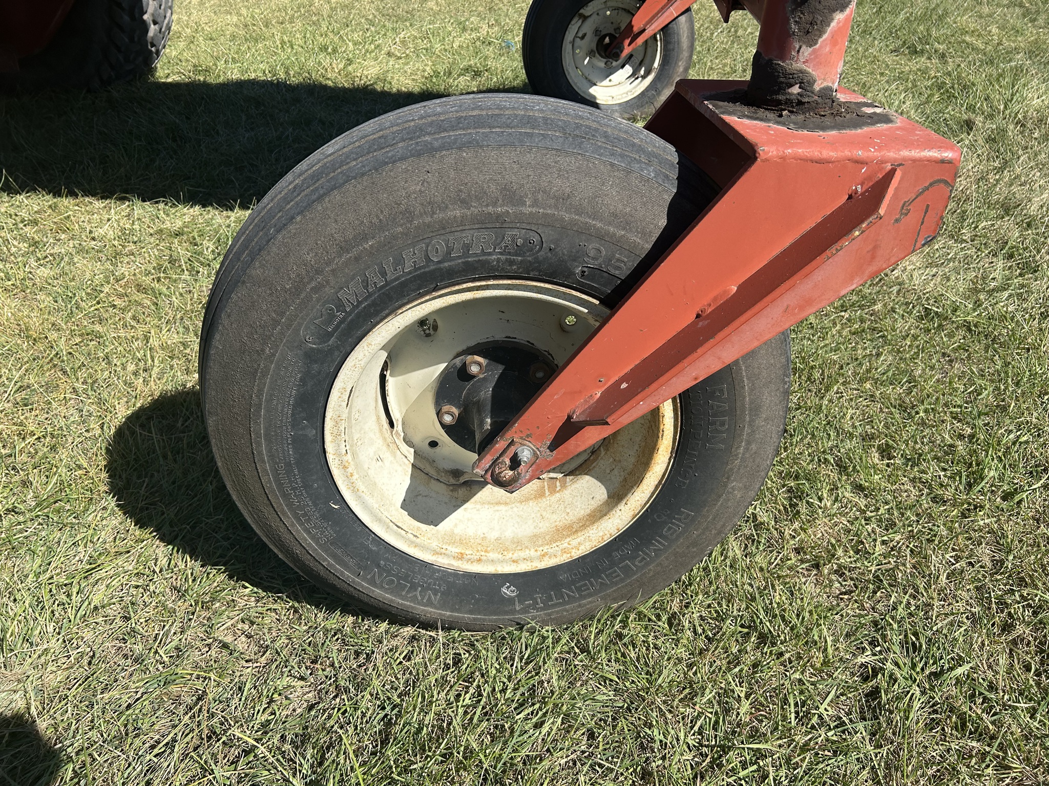 1996 Hesston 8500 Image 18