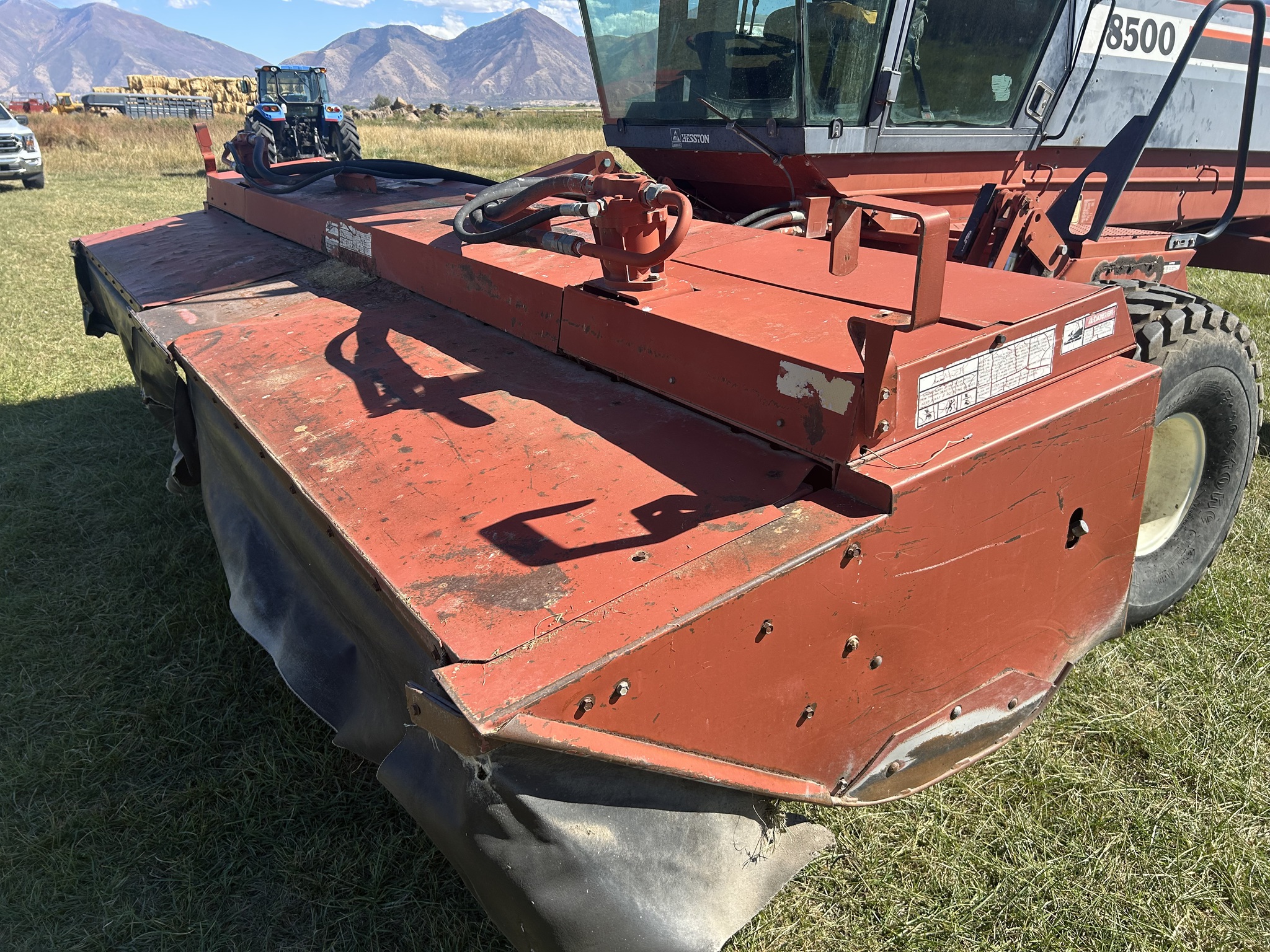 1996 Hesston 8500 Image 9