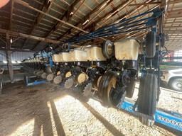 Planter For Sale 2006 Kinze 3600 