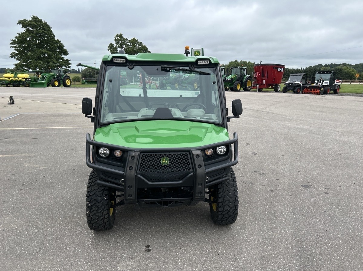 2024 John Deere XUV 835R Image 3