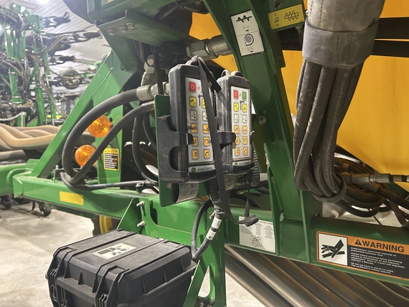 Used 2019 John Deere 1870 Air Drills and Seeders at Horizon Ag & Turf in Lloydminster, AB - Photo14