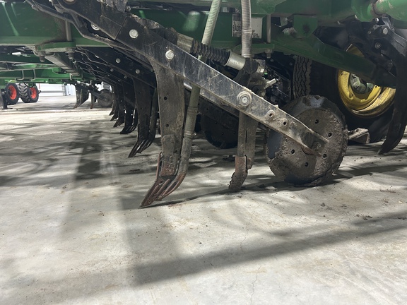 Used 2019 John Deere 1870 Air Drills and Seeders at Horizon Ag & Turf in Lloydminster, AB - Photo24