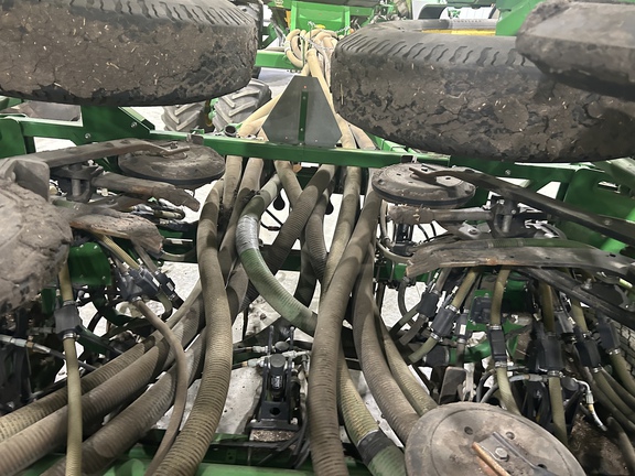 Used 2019 John Deere 1870 Air Drills and Seeders at Horizon Ag & Turf in Lloydminster, AB - Photo36