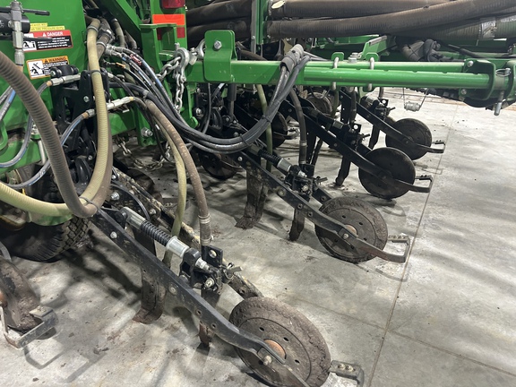 Used 2019 John Deere 1870 Air Drills and Seeders at Horizon Ag & Turf in Lloydminster, AB - Photo40