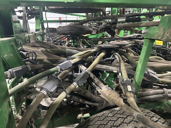 Used 2019 John Deere 1870 Air Drills and Seeders at Horizon Ag & Turf in Lloydminster, AB - Photo45