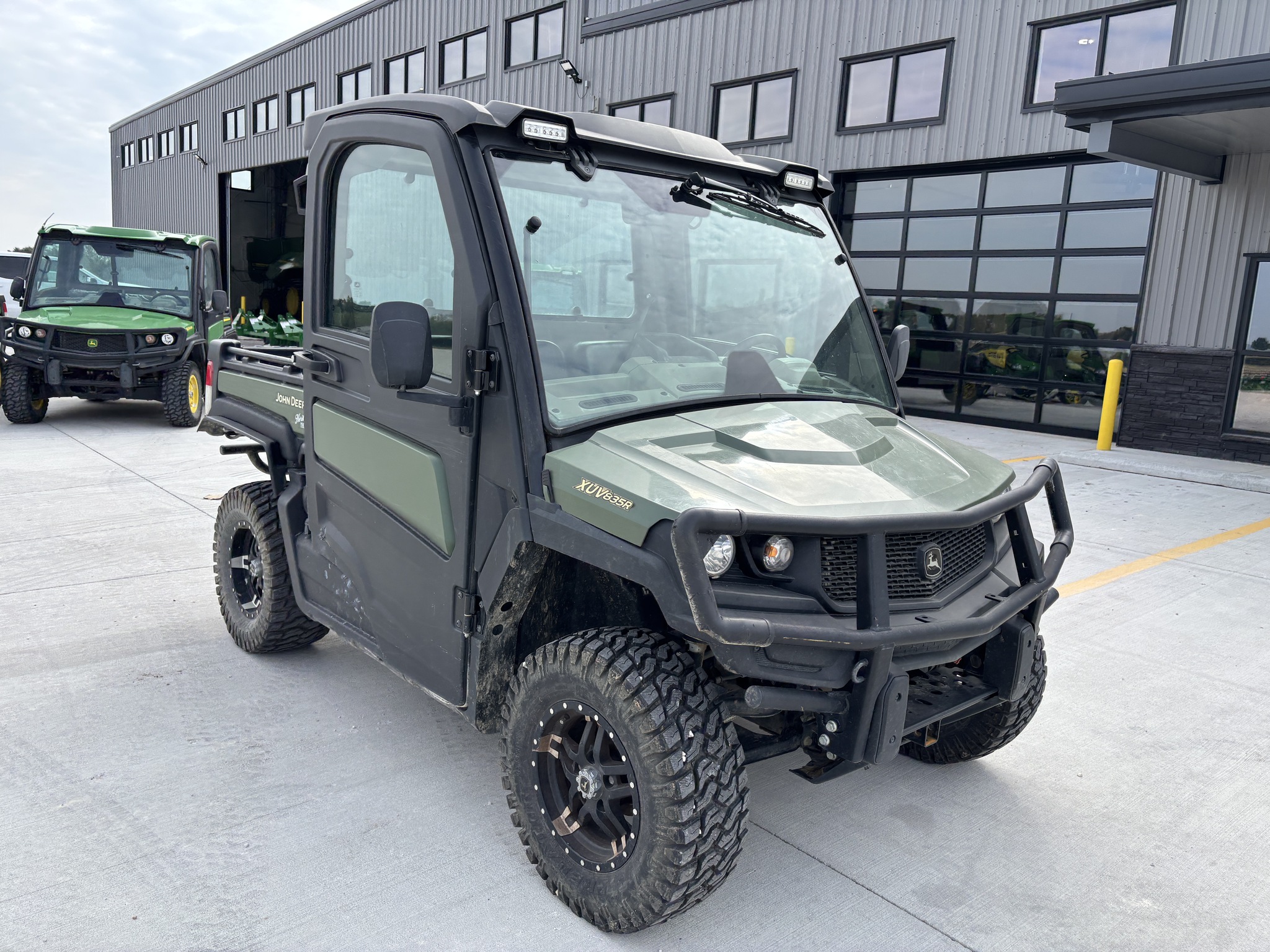  2023 John Deere XUV 835R at Heritage Tractor in Rockport, IL